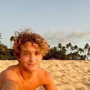 Meet your Posher, Brock